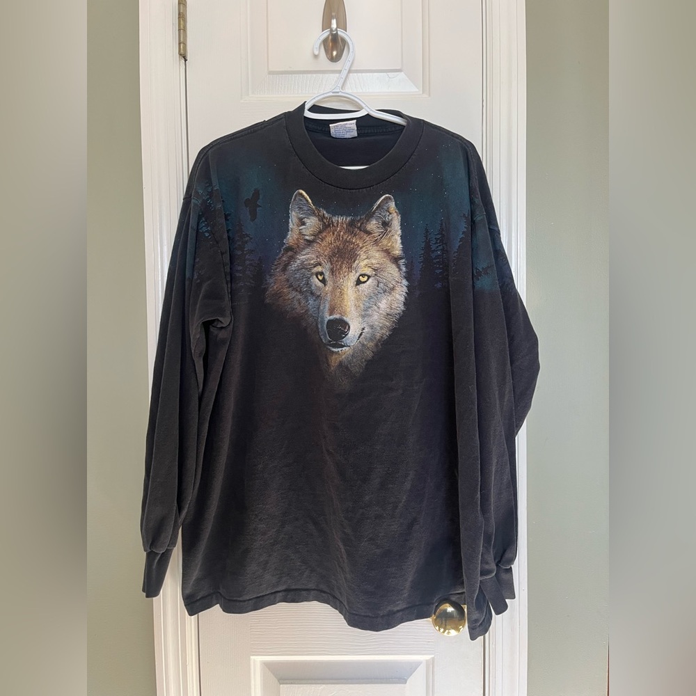 90’s single stitches long-sleeve t-shirt print of a wolf's in a forest xxl b4